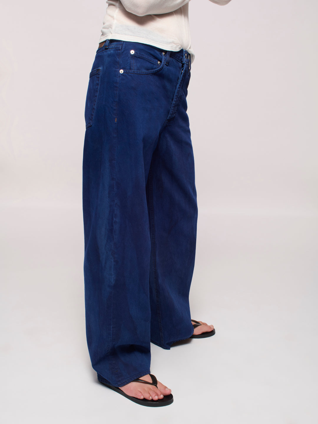 Isle Jean - Deep Blue Crackle
